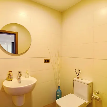 Villa Tauro 31 *